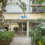 Green Oasis In Tel Aviv Old North With Shelter By Sea N Rent